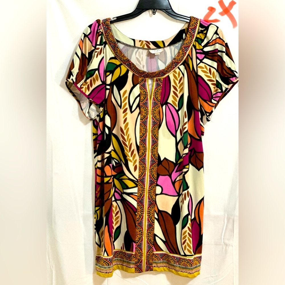 LADIES WHITE TOP WITH PINK, BROWN, PEACH & GREEN TOP